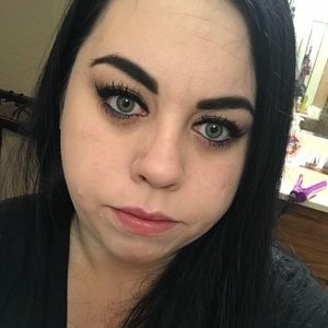 Meet your Posher, Chrissy